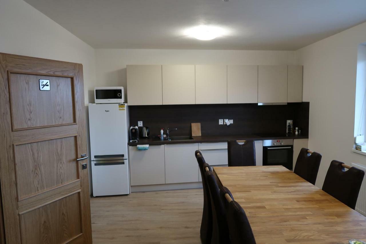 Apartman Matyas Drnholec Exterior foto