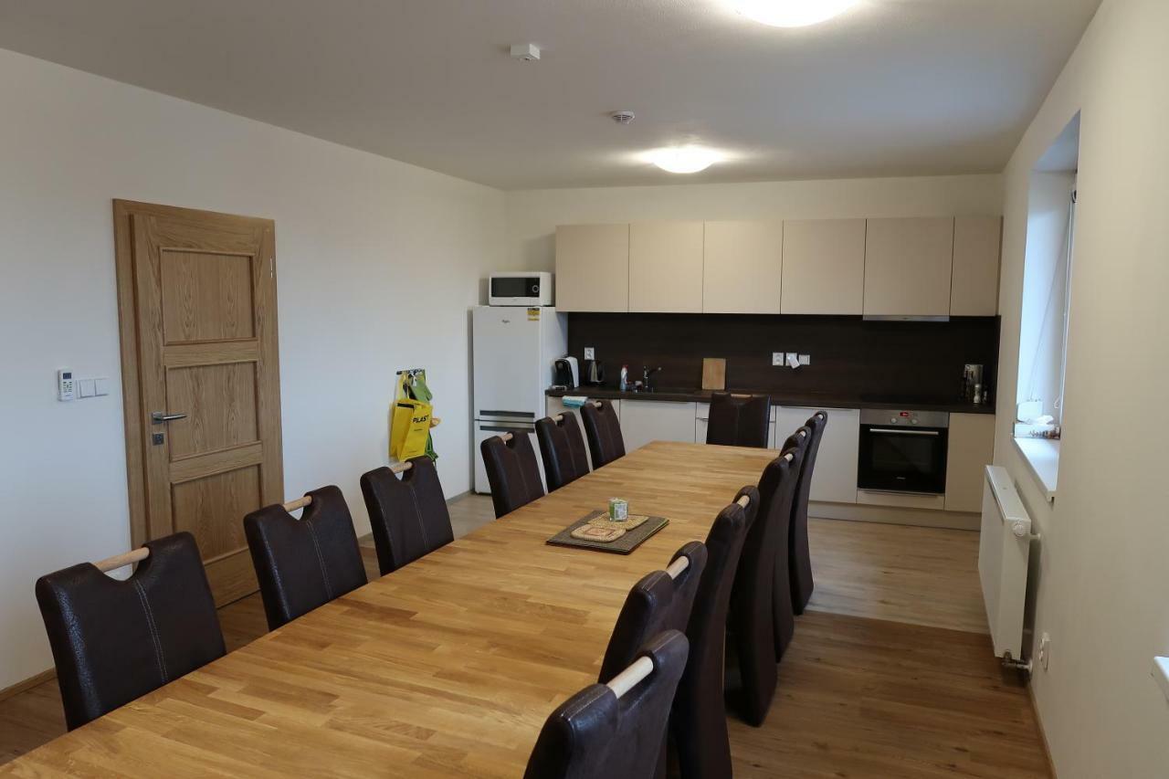 Apartman Matyas Drnholec Exterior foto