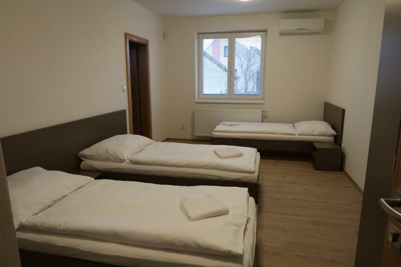 Apartman Matyas Drnholec Exterior foto